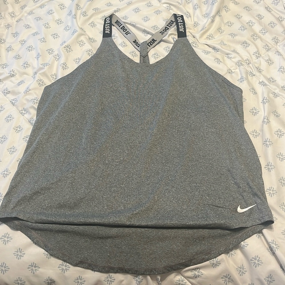 Nike dry fit gray workout top size XL